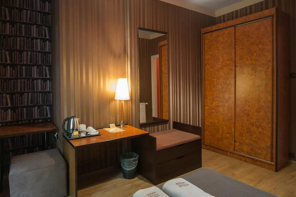 Finger Guest Rooms Cracovia 0*,